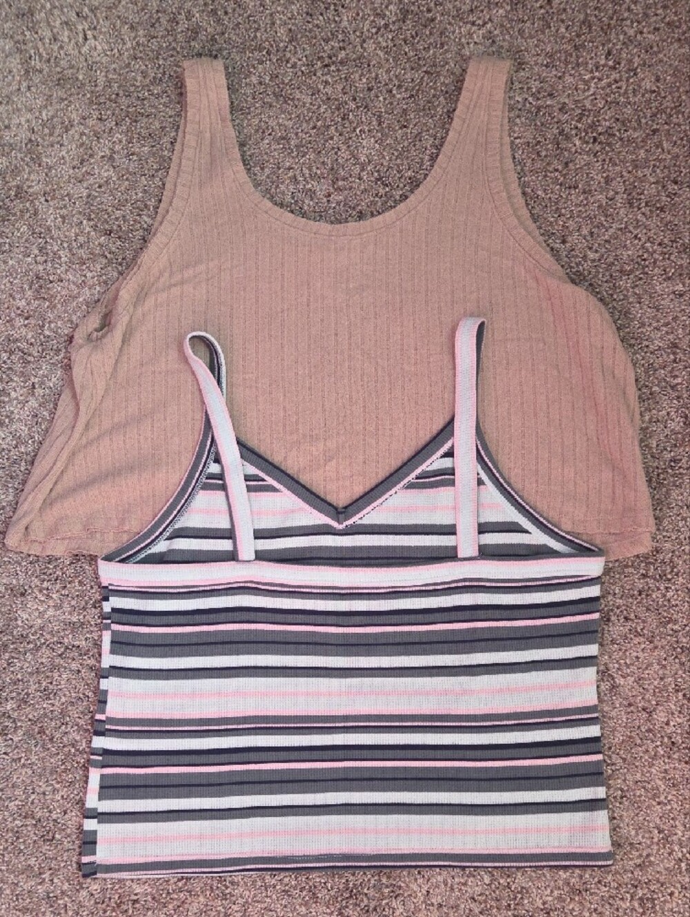 (2) SO Ribbed Cropped Tanks - Picture 2 of 5